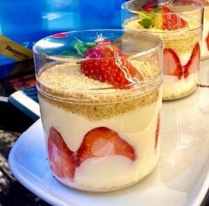 Kristal Silindir Magnolya Tatlı Kasesi 300 cc ve Kapağı 290 Adet